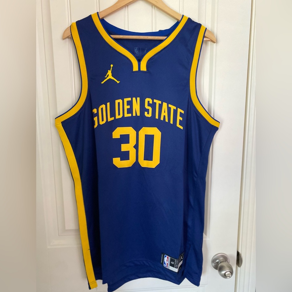 Stephen Curry Golden State Warriors 2022-23 Swingman Jersey Statement Edition